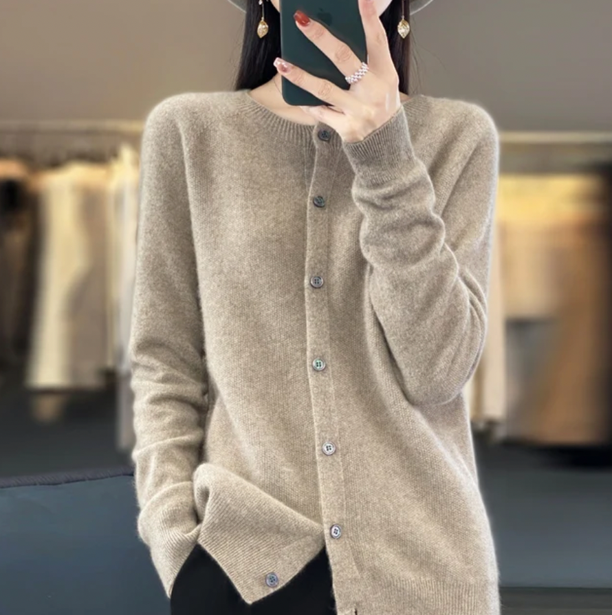 Rhea | Cárdigan ligero de merino para mujer | Clásico para el día a día