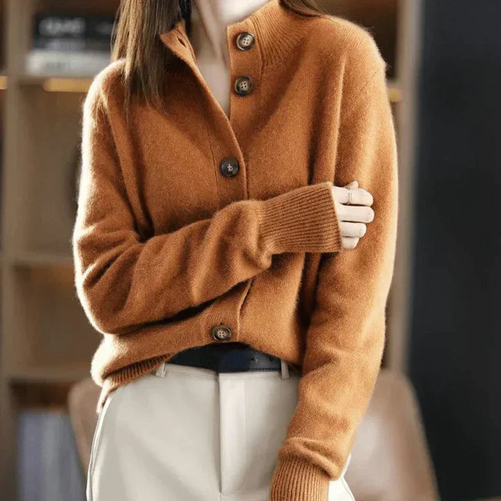 Cardigan abotonado cómodo Aria