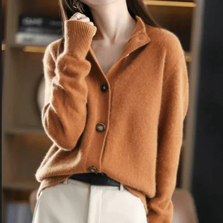 Cardigan abotonado cómodo Aria