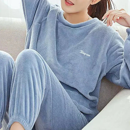 Mia | Conjunto de descanso de felpa ultrasuave para mujer | Comodidad ligera como una nube