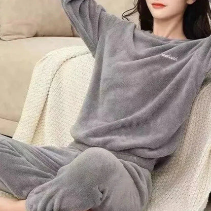 Mia | Conjunto de descanso de felpa ultrasuave para mujer | Comodidad ligera como una nube