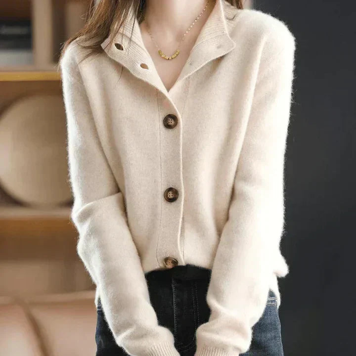 Cardigan abotonado cómodo Aria