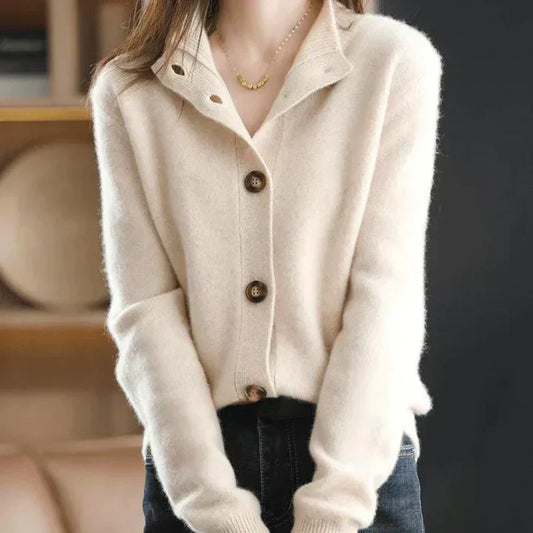 Cardigan abotonado cómodo Aria