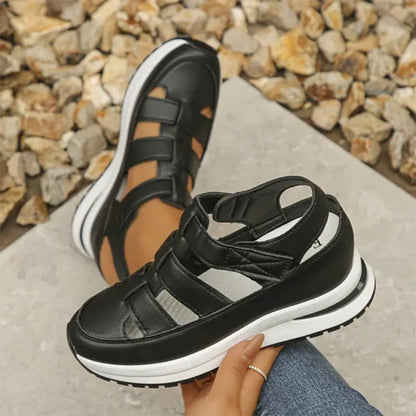 Sandalias deportivas con punta cerrada